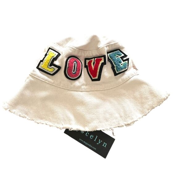 JOCELYN The Saint Barths LOVE Bucket Hat NWT One Size - Picture 2 of 6